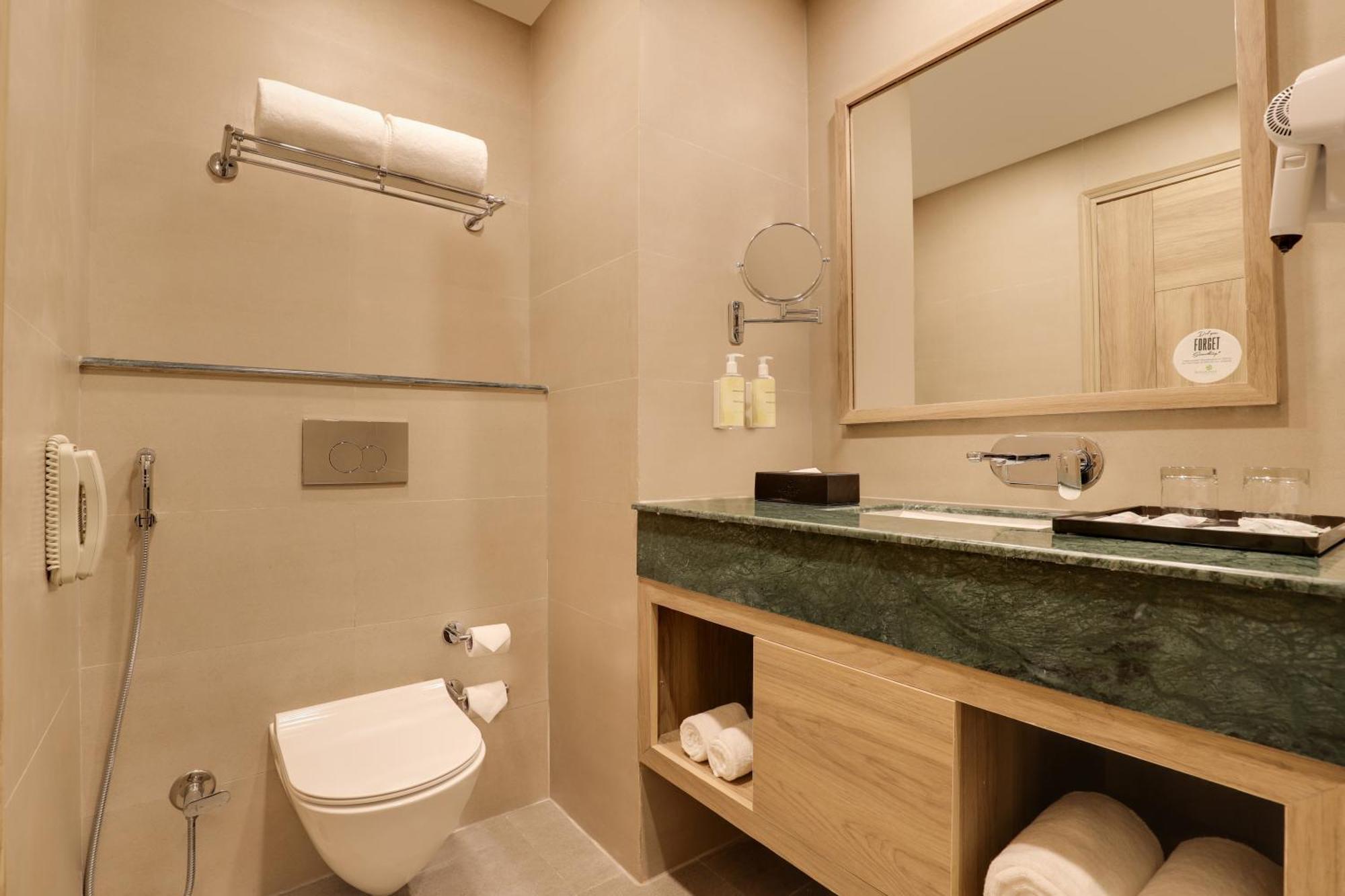 Lemon Tree Hotel, Rishīkesh Zewnętrze zdjęcie