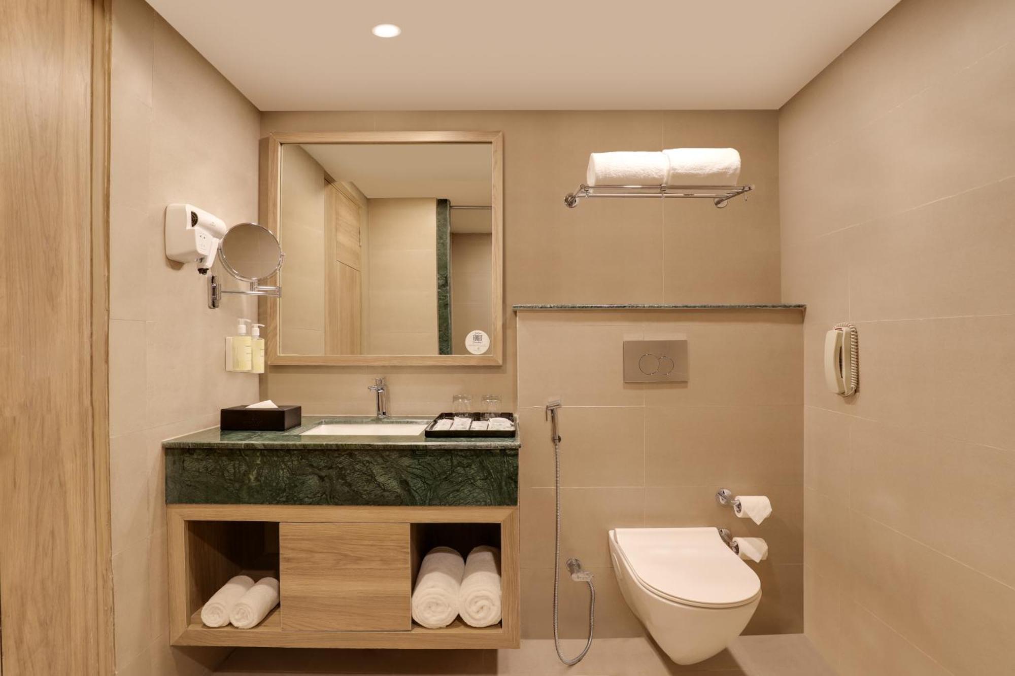 Lemon Tree Hotel, Rishīkesh Zewnętrze zdjęcie
