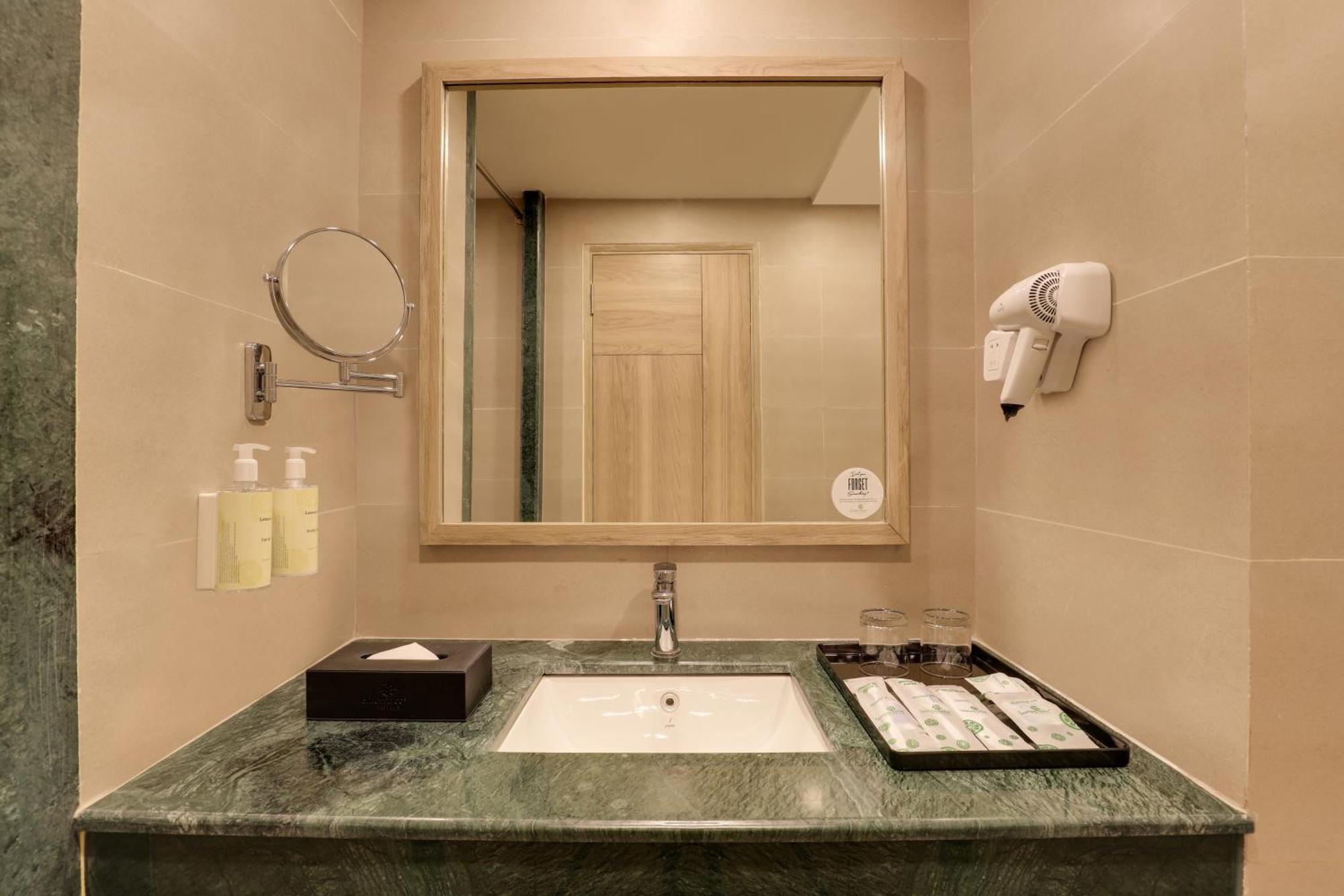 Lemon Tree Hotel, Rishīkesh Zewnętrze zdjęcie