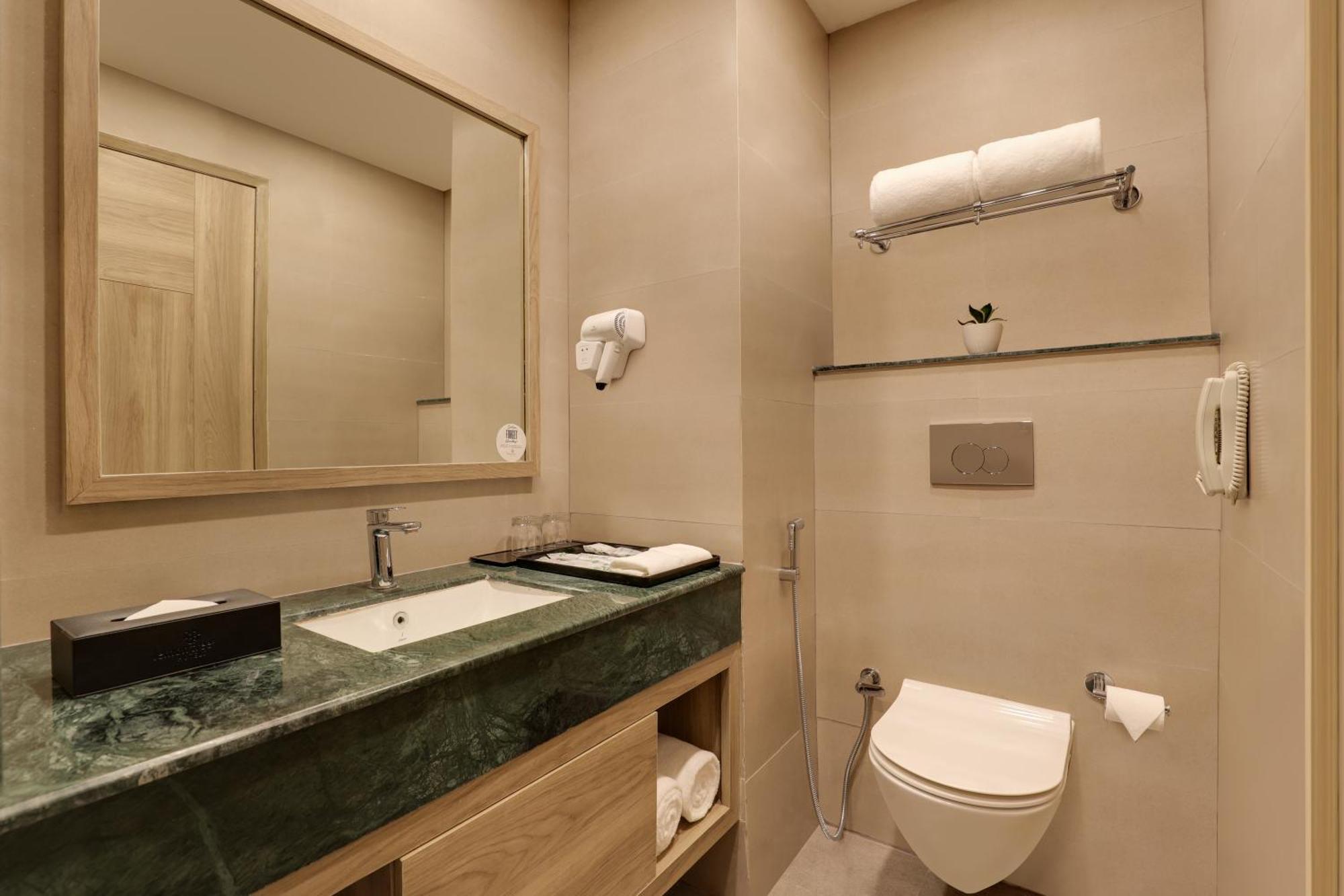 Lemon Tree Hotel, Rishīkesh Zewnętrze zdjęcie