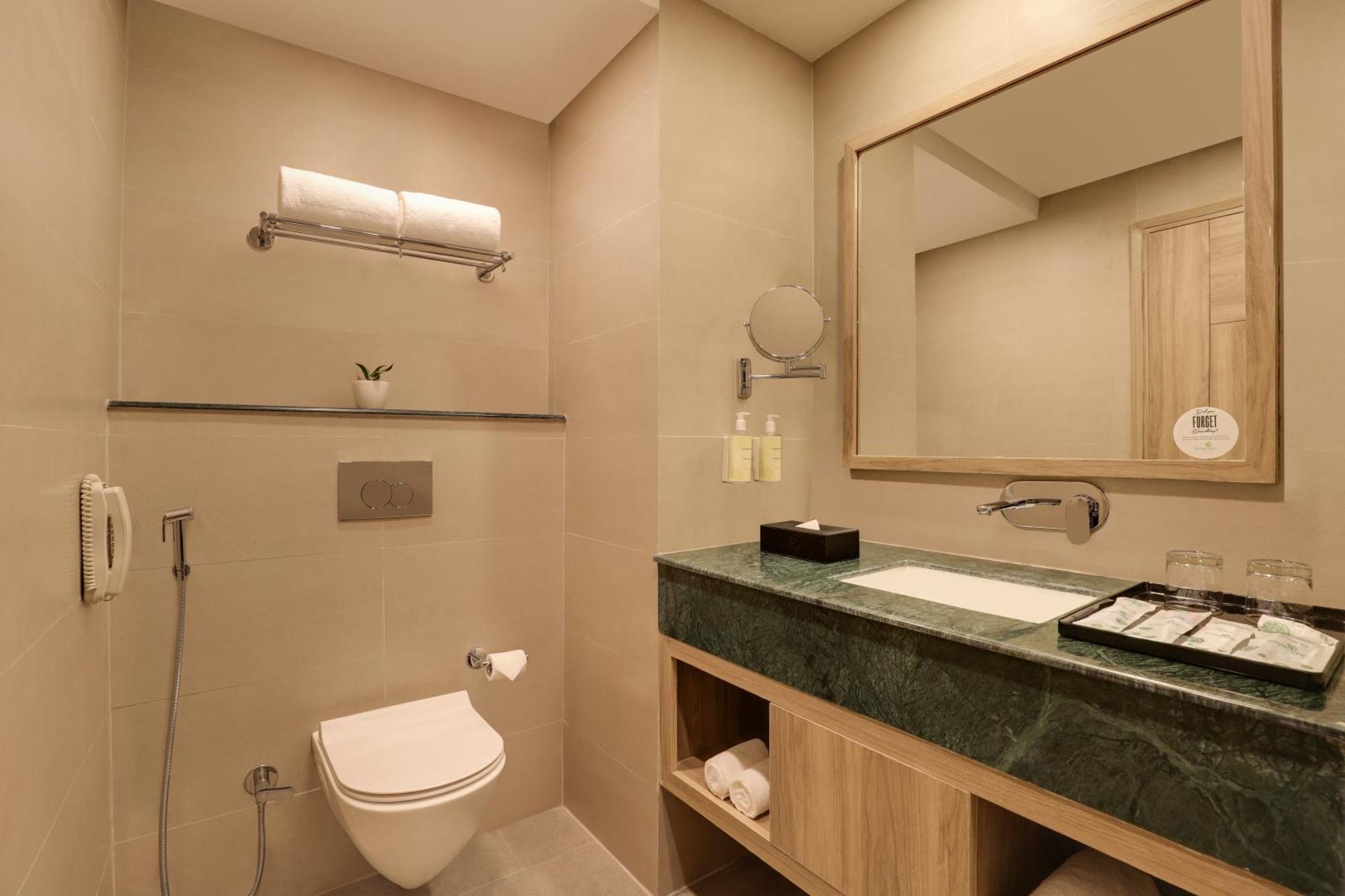 Lemon Tree Hotel, Rishīkesh Zewnętrze zdjęcie