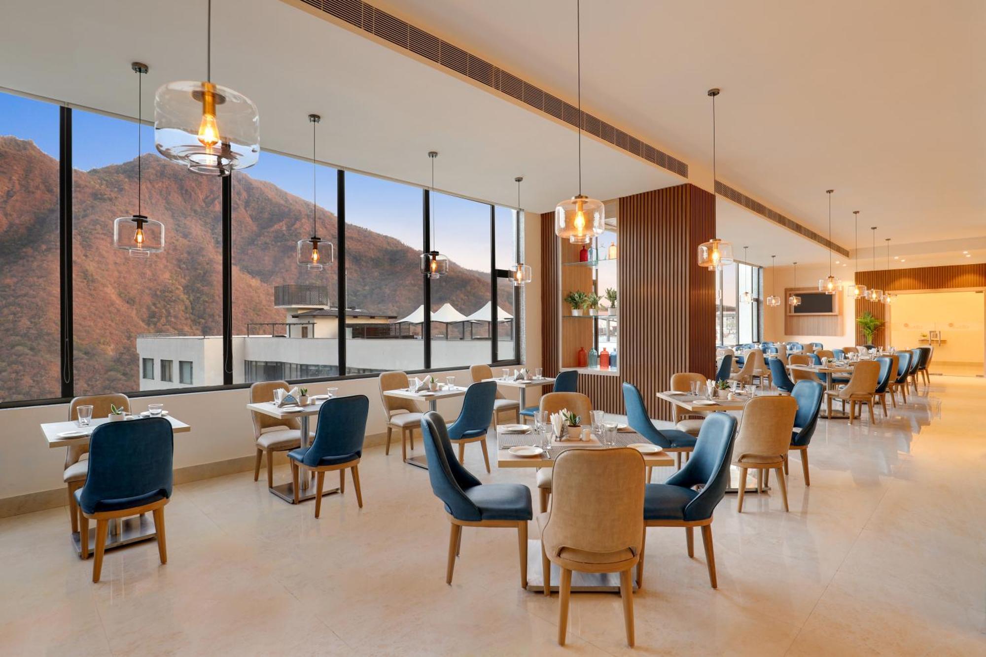 Lemon Tree Hotel, Rishīkesh Zewnętrze zdjęcie